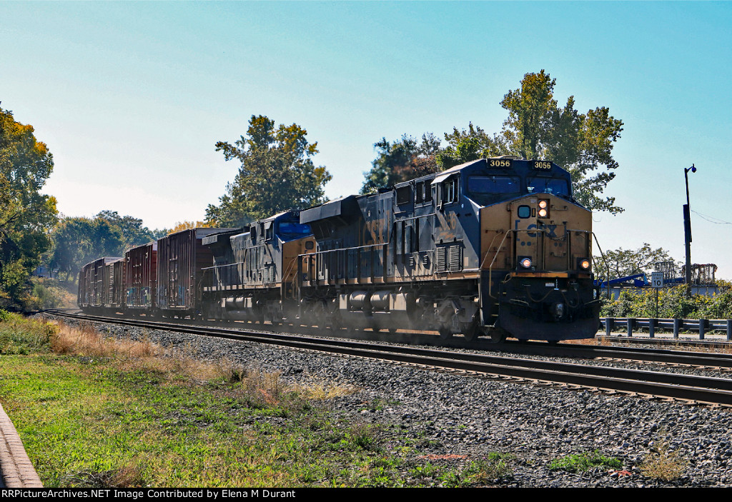 CSX 3056 on M-410